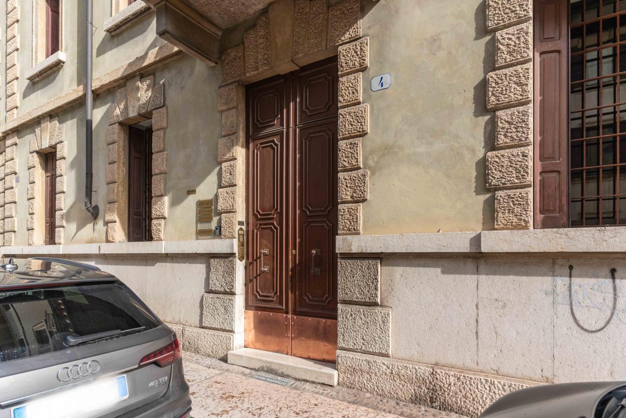 -Near Arena & Parking - Pet Friendly Historical Arena Palace Lägenhet Verona Exteriör bild